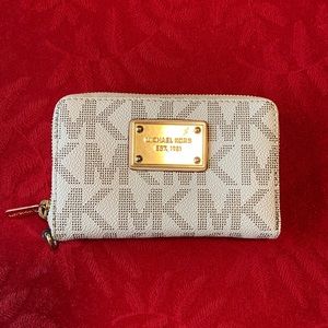 MICHAEL KORS Wallet Jet Set Signature Logo Wristlet Travel Ivory Small Wallet